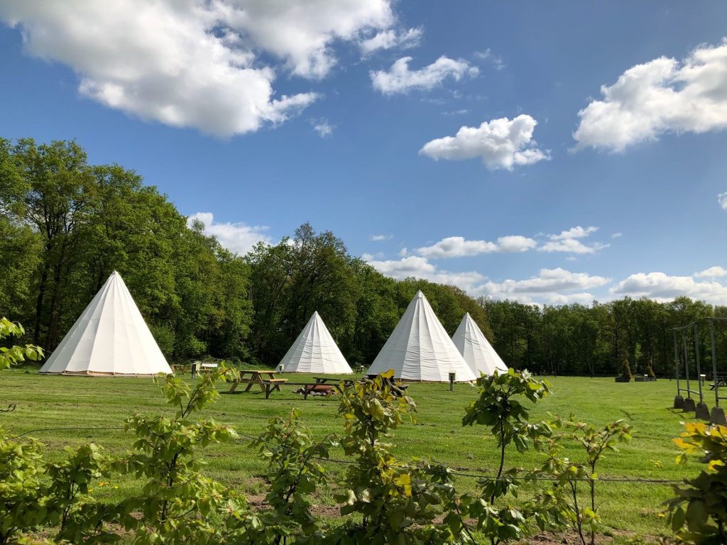 Tipi tent voor zondagmiddag uitje met Wilde Westen thema op De Westernboerderij nabij Arnhem