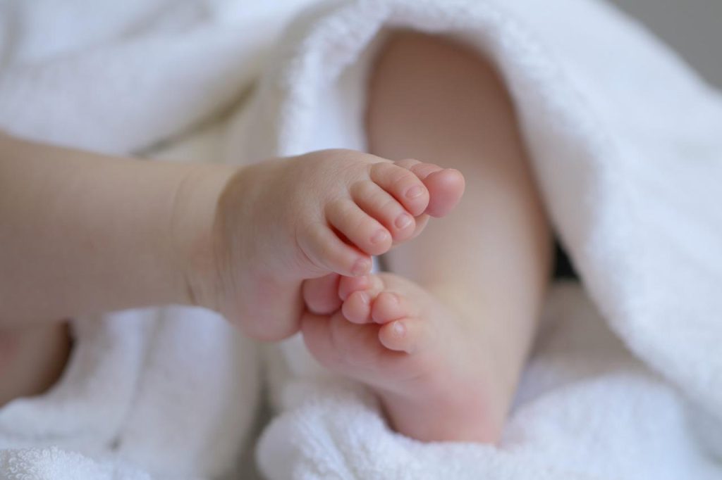 Deventer babywinkel met assortiment duurzame babyproducten zoals biologische kleding en eco-vriendelijke luiers voor nieuwe o